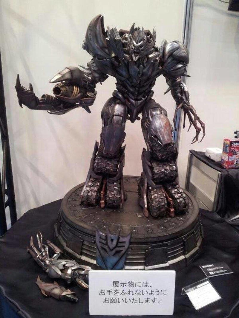 unique toys dotm megatron